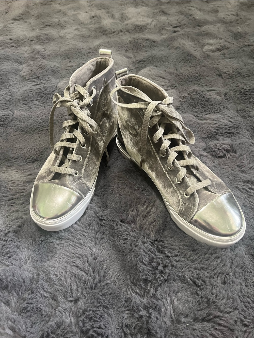 Guess Velvet Silver Women’s high- top Sneakers Size 7.5